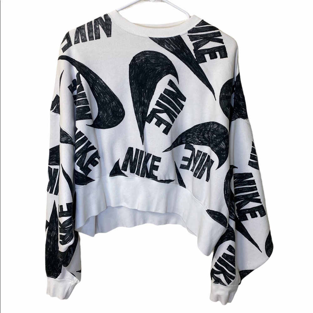Nike sweatshirt size Medium